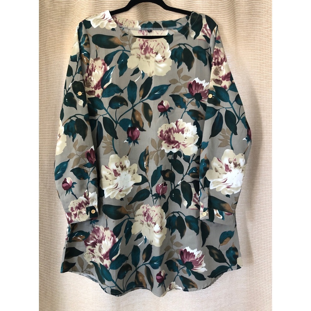 Long-sleeve floral print Shift dress